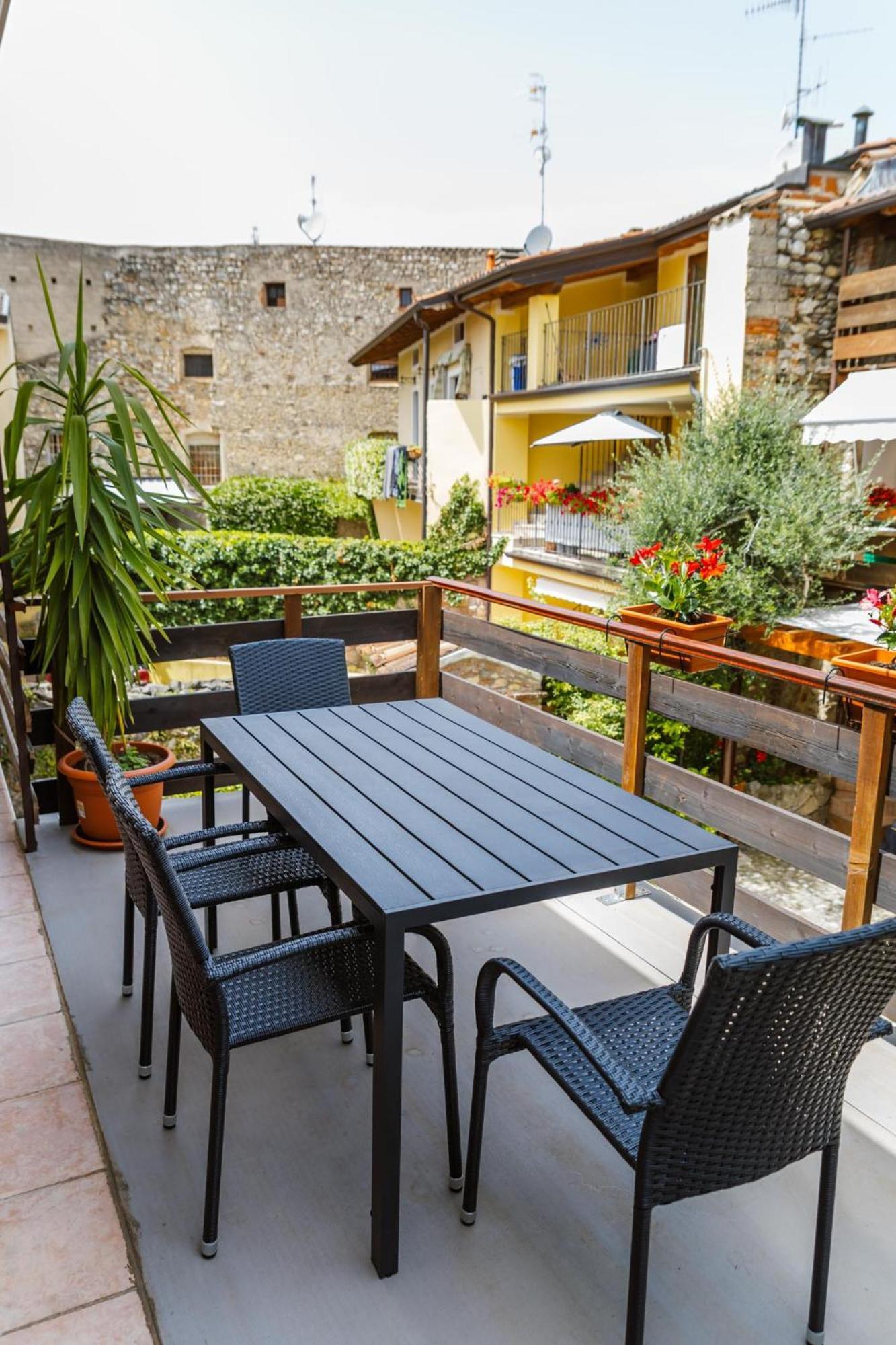 Cozy Castello Apartment Manerba del Garda Exterior photo