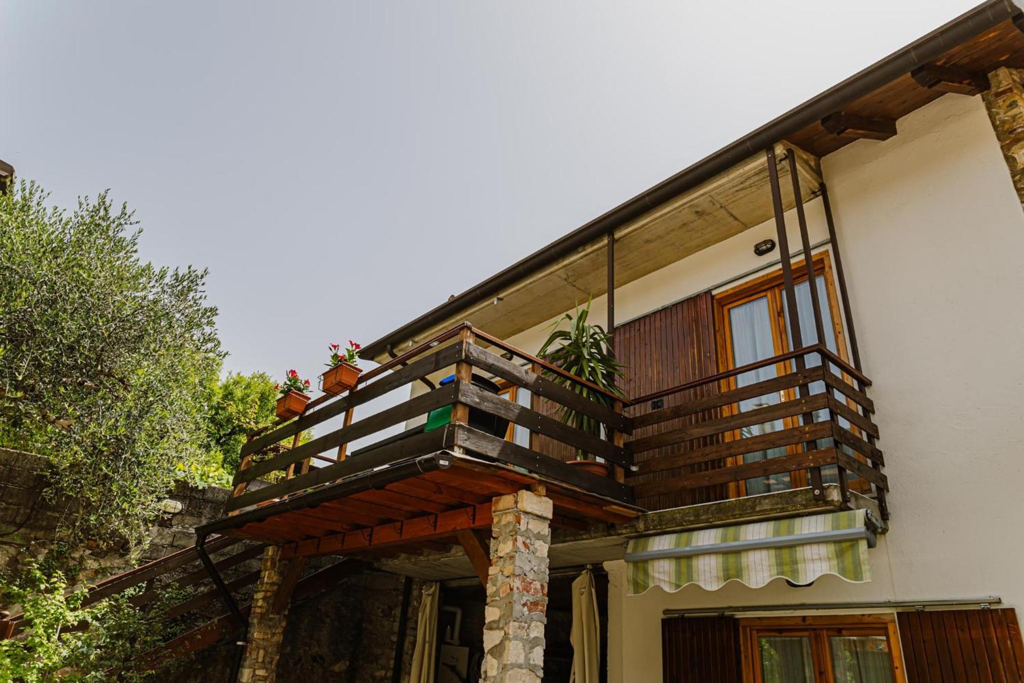 Cozy Castello Apartment Manerba del Garda Exterior photo