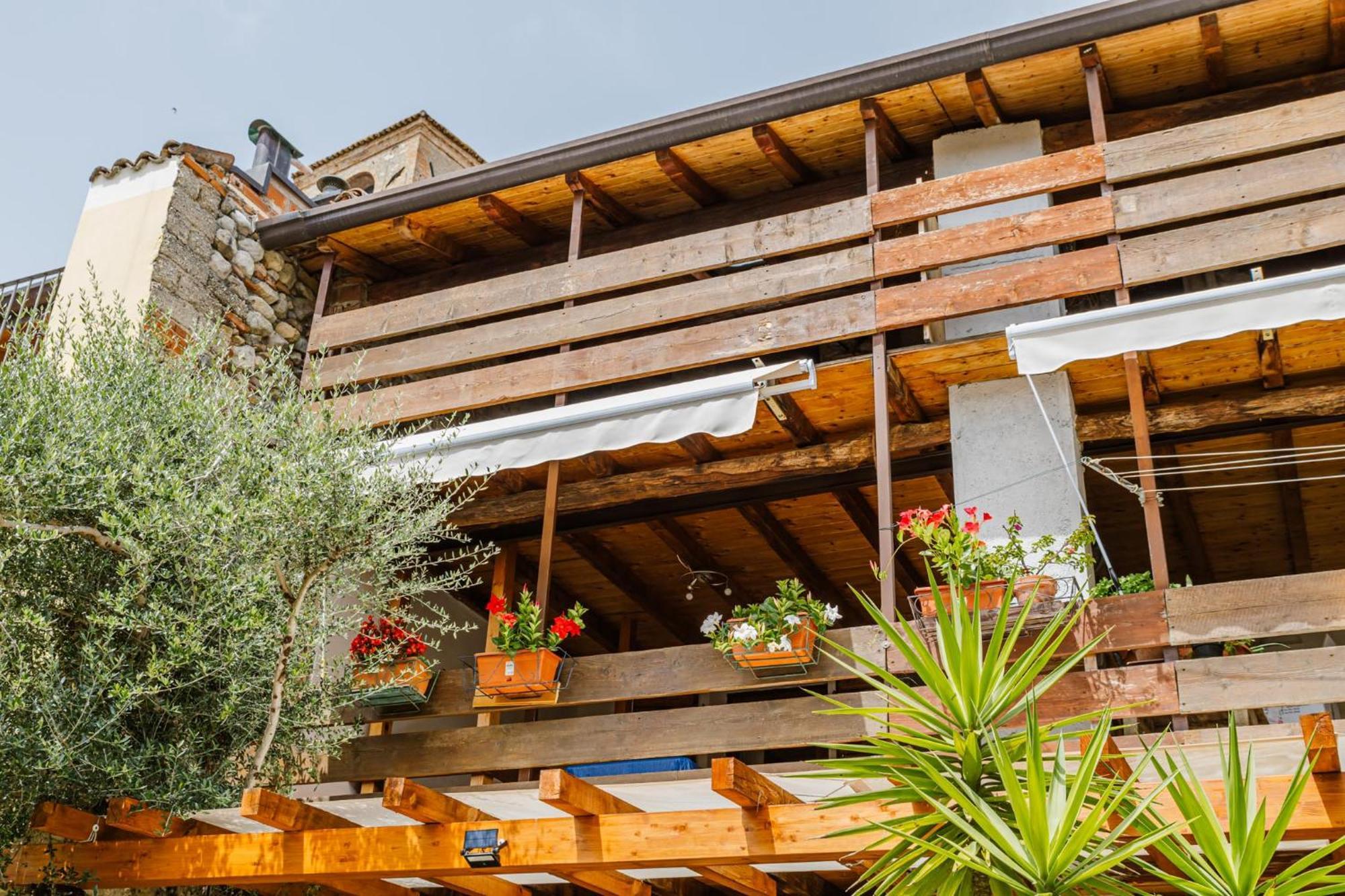 Cozy Castello Apartment Manerba del Garda Exterior photo