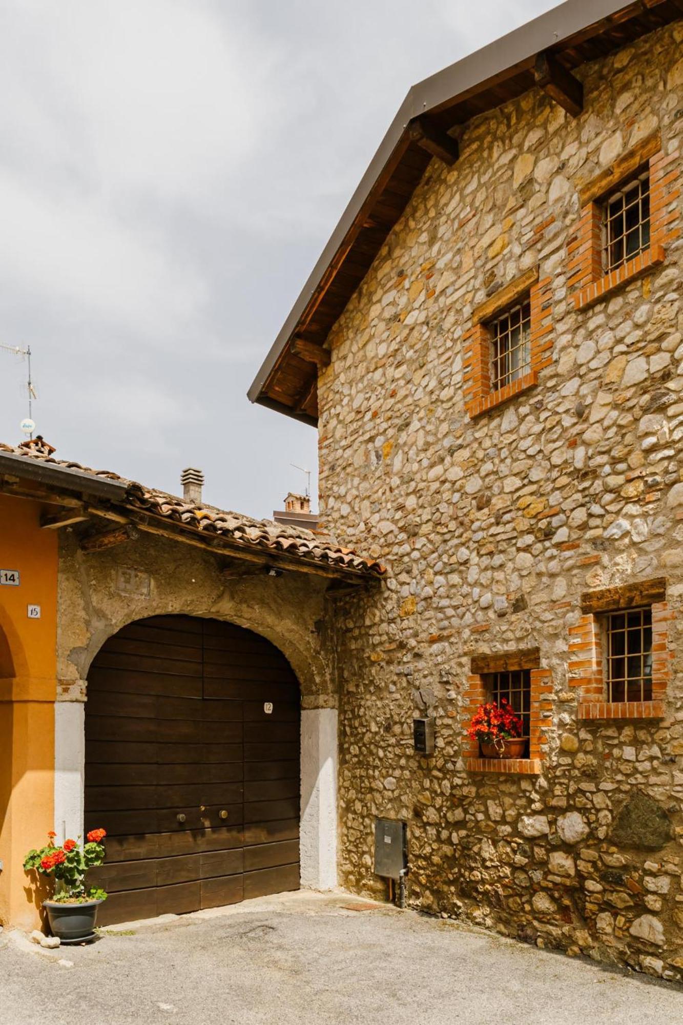 Cozy Castello Apartment Manerba del Garda Exterior photo